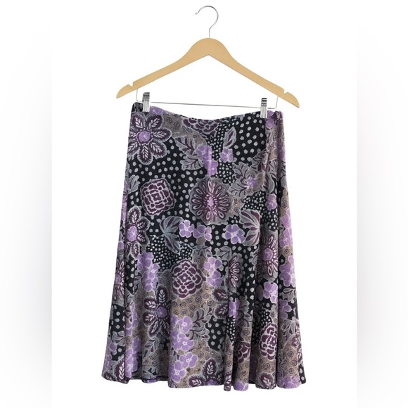 Stephen and Casey petite medium purple pull-on floral skirt. Excellent Condition - Picture 1 of 1